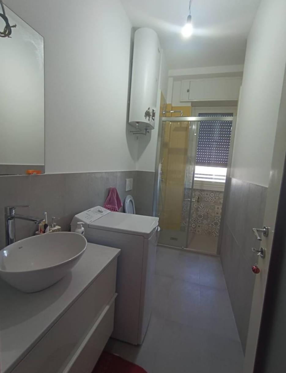 Stanza Matrimoniale Metro M5 - Bignami, Carroponte Homestay *
