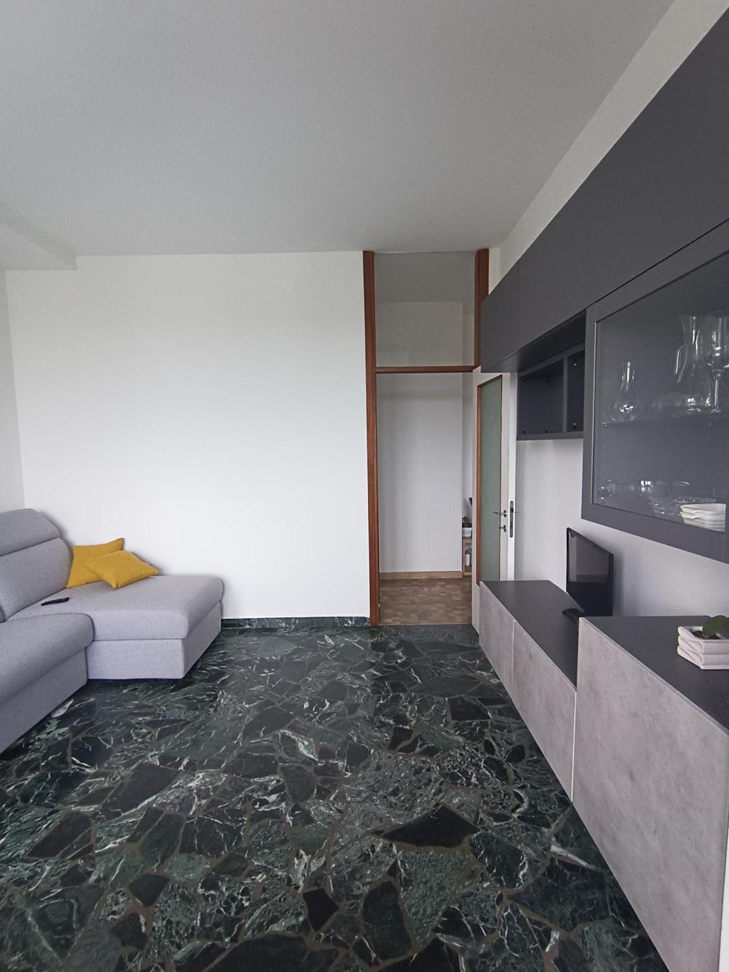 Homestay Stanza Matrimoniale Metro M5 - Bignami, Carroponte